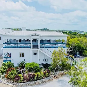 Guest house Serenity By The Water- One Bedroom Water View, Providenciales